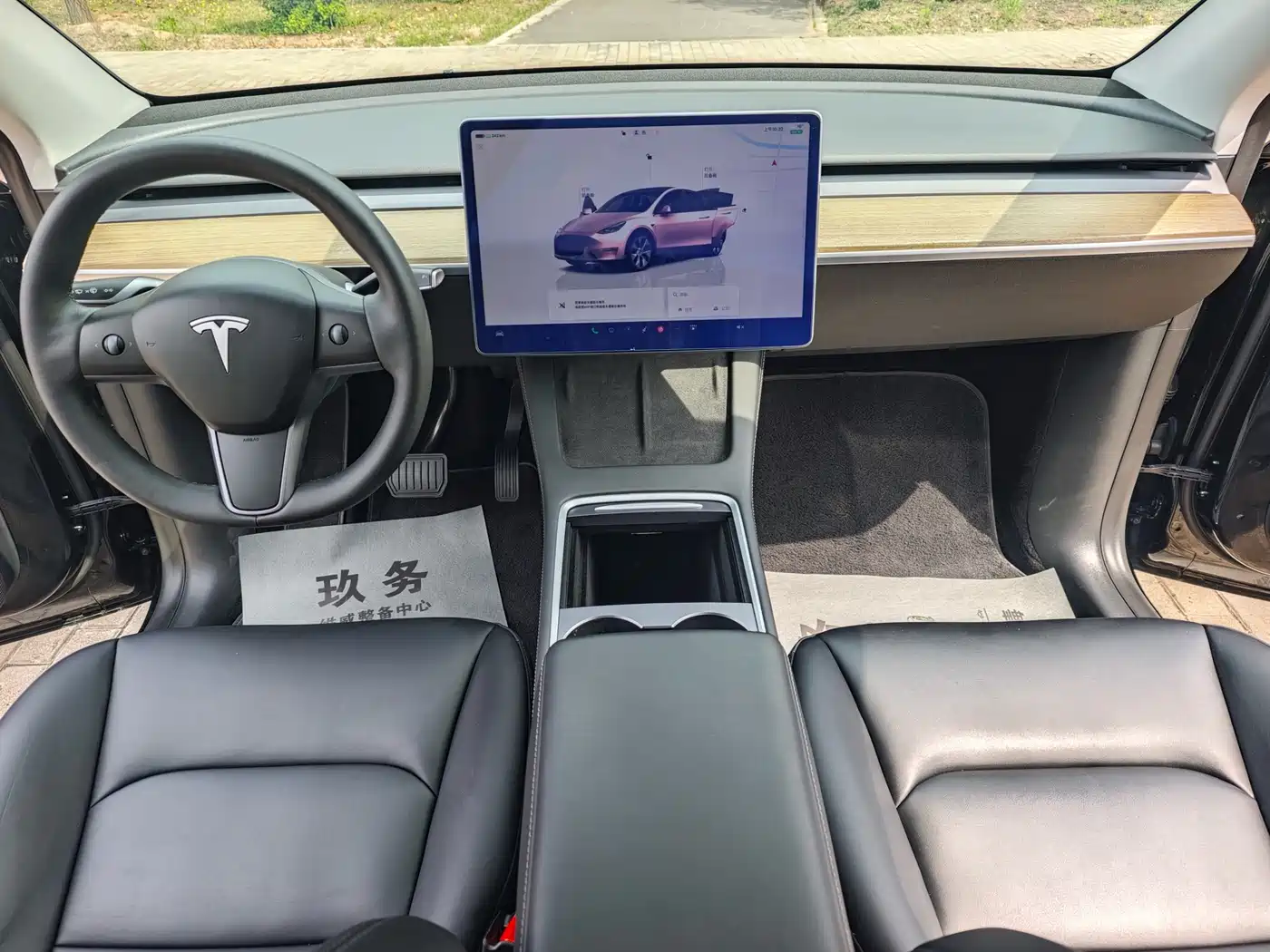 TESLA MODEL Y