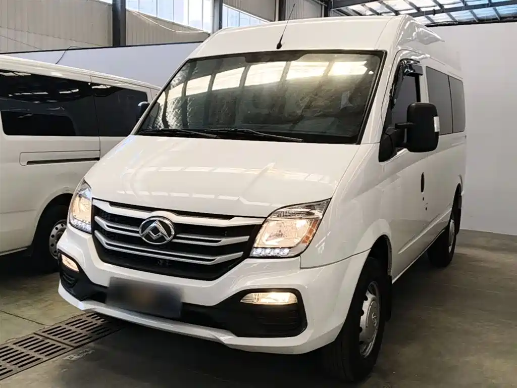 SAIC Maxus Xintu V80 2024 Model Year Aoyunton Value Edition 6MT Short Wheelbase Medium Roof 127Ps 5/6-Seater