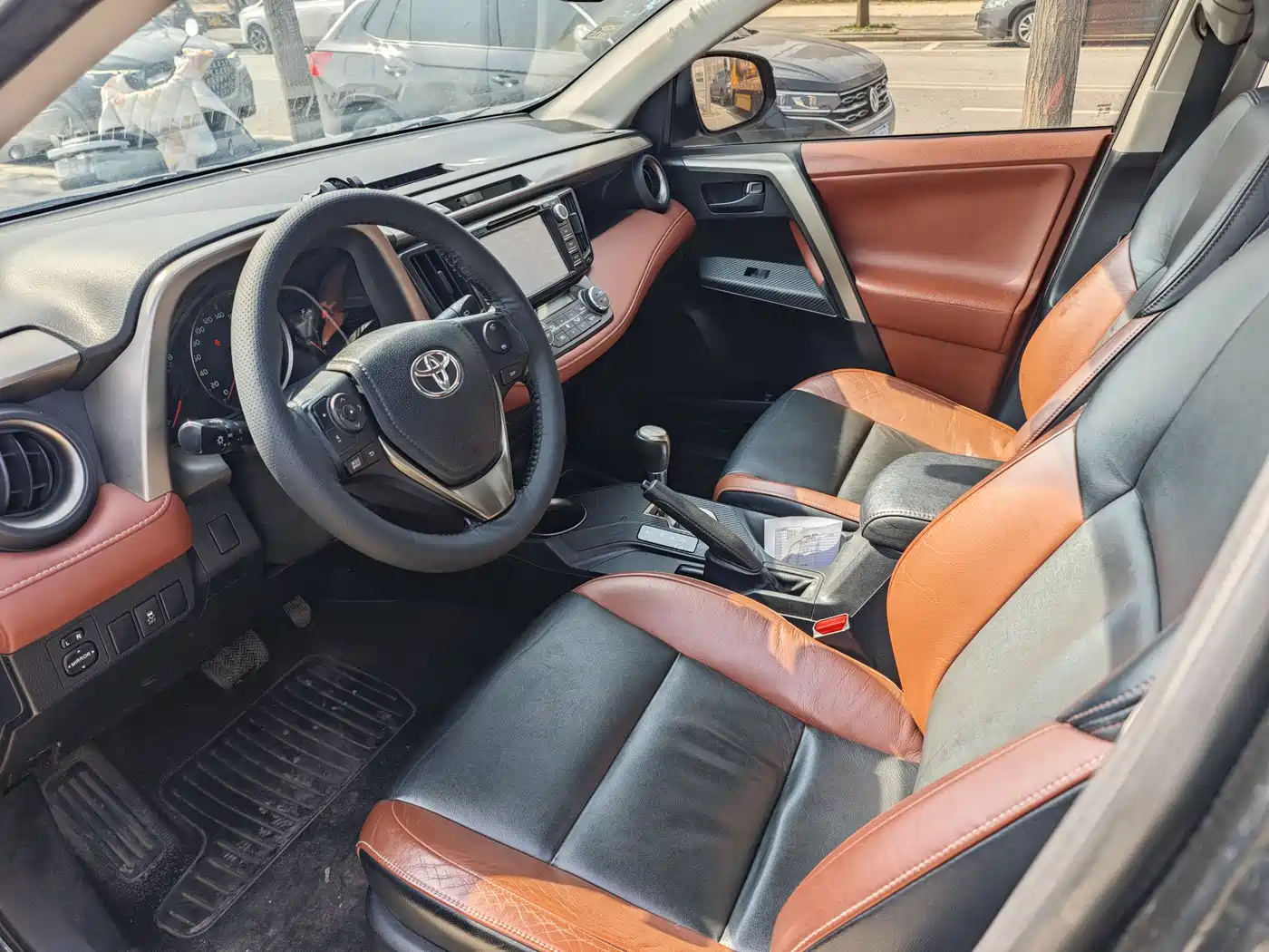 Toyota RAV4 Rongfang 2015 2.5L Automatic 4WD Elite Edition фото 6