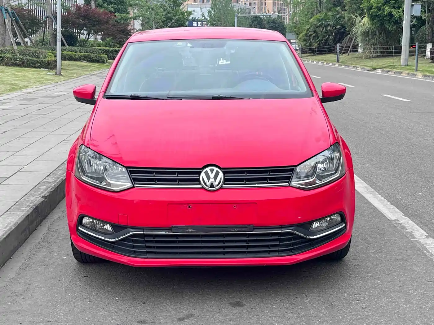 Volkswagen Polo 2014 1.6L Automatic Comfort Edition фото 2