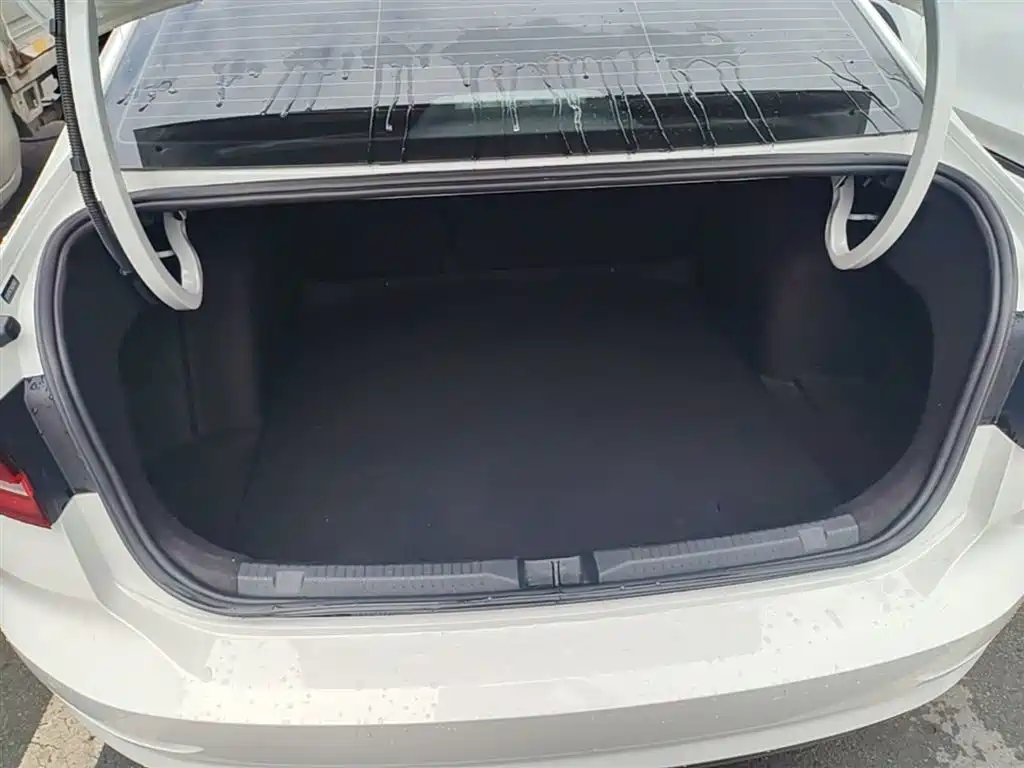 Volkswagen Lavida 2022 1.5L Auto Comfort Edition фото 19