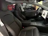 Фото 12 - Tesla Model 3