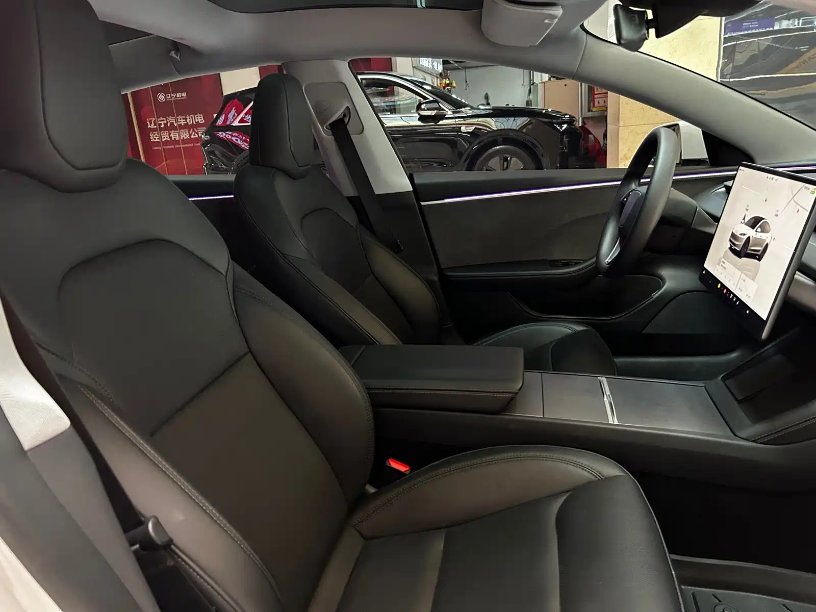 Фото 12 - Tesla Model 3