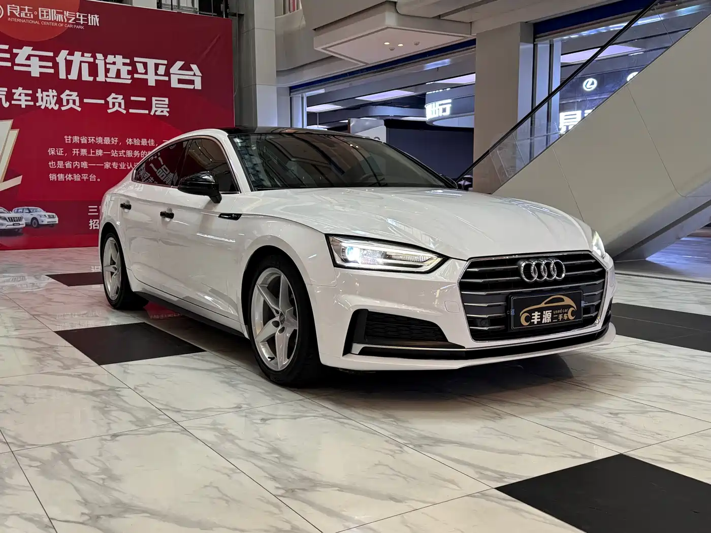 Audi A5 (Import) 2017 Sportback 40 TFSI Fashion фото 3
