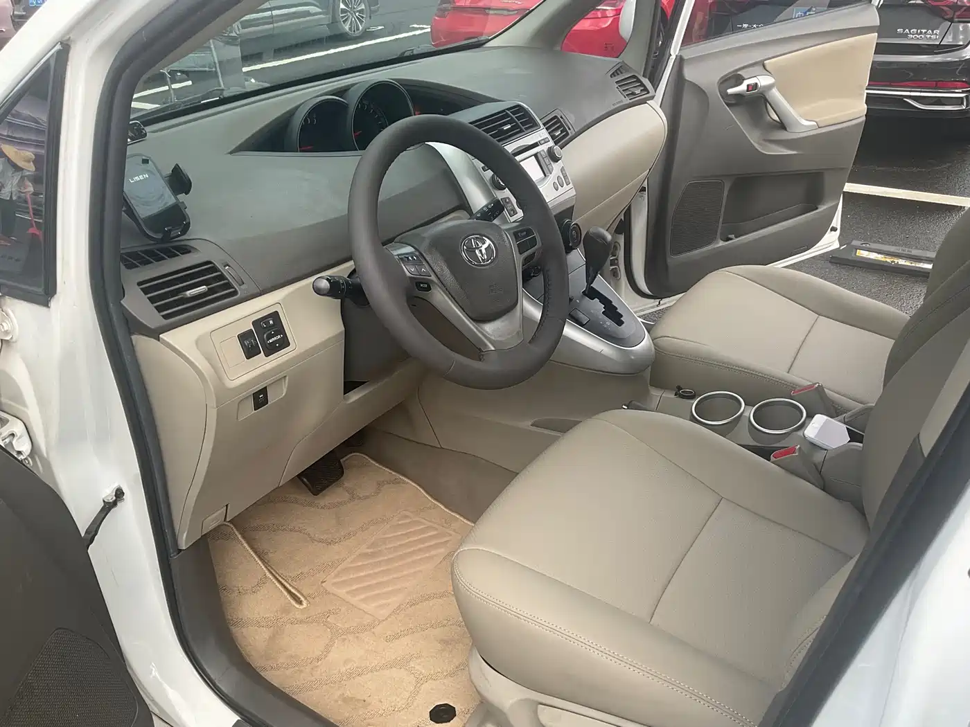 Toyota E'Z 2012 180E CVT Elite Multi-Function Edition фото 7