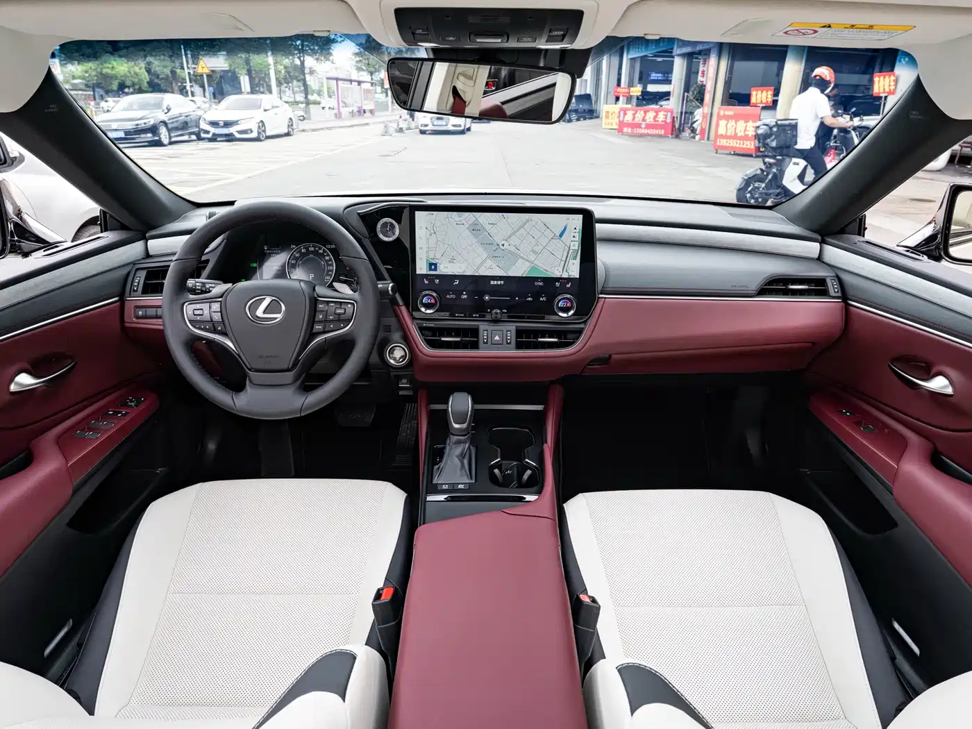Lexus ES 2025 300h Ultimate Edition фото 13