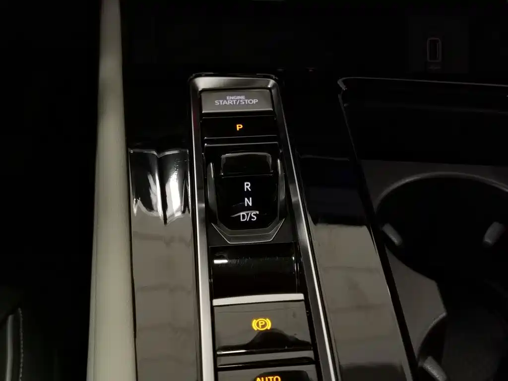 Photo 13 - Volkswagen Teramont