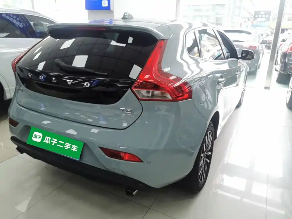 Фото 7 - Volvo V40