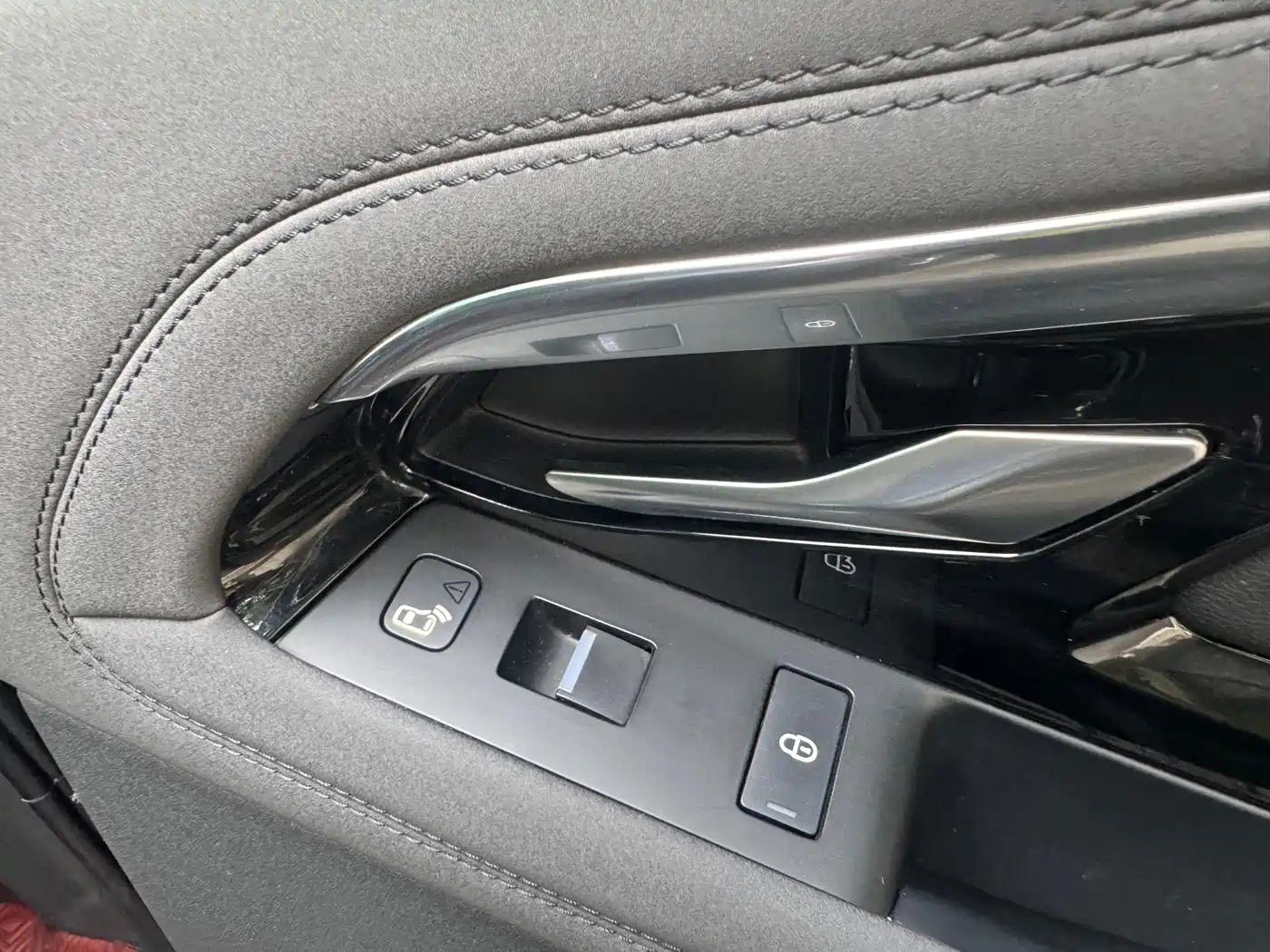 Land Rover Range Rover Evoque 2020 Model 249PS R-DYNAMIC S Gloss Black Sport Edition фото 21