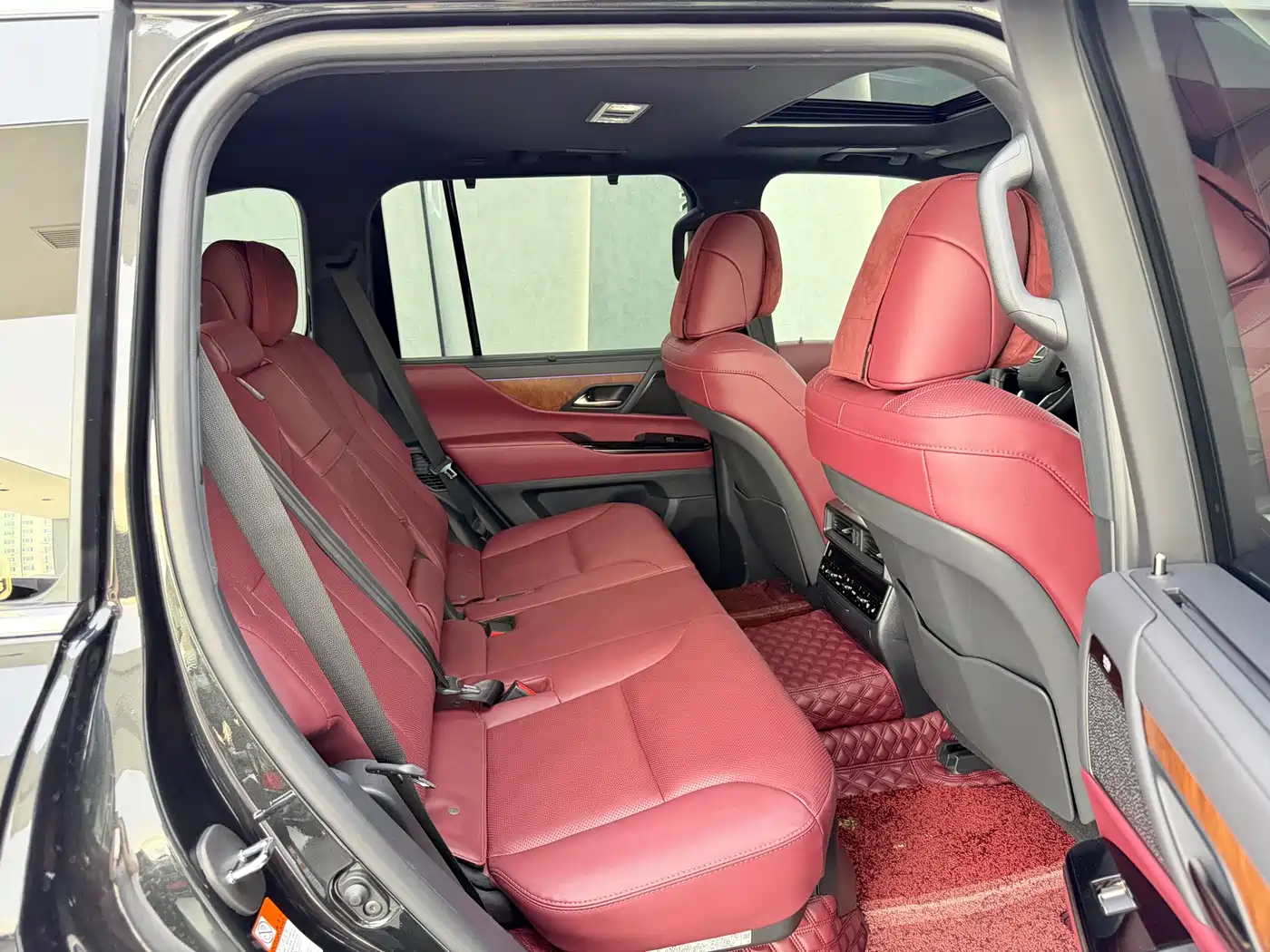 Lexus LX 2025 700h Boundary Edition фото 11