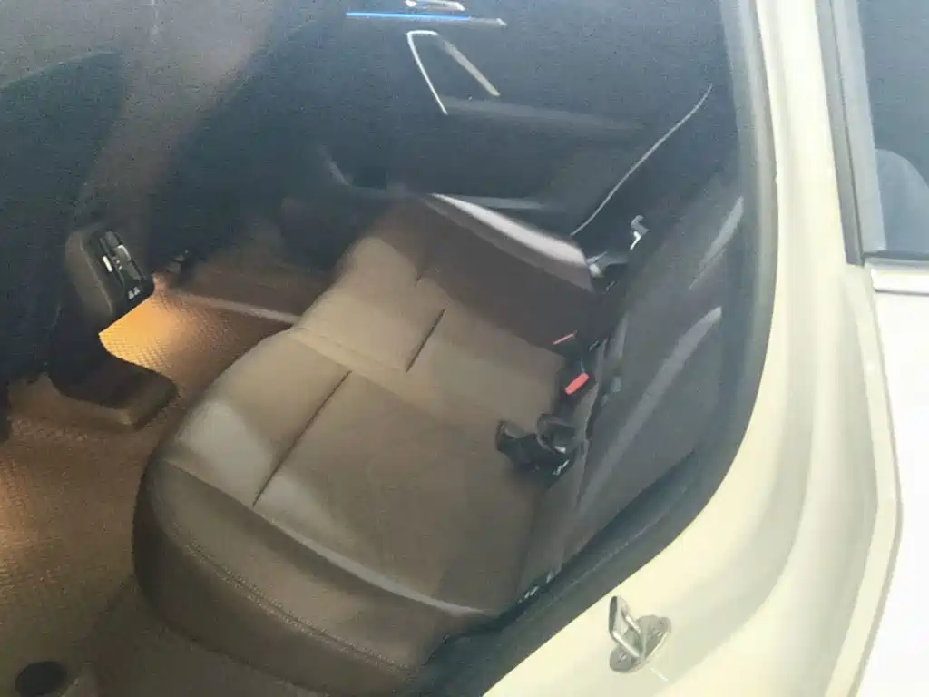 Photo 17 - BMW iX1
