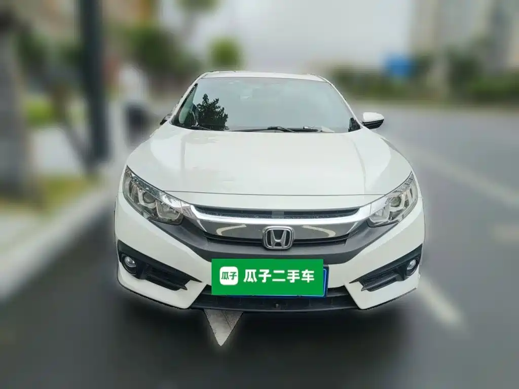 Фото 24 - Honda Civic