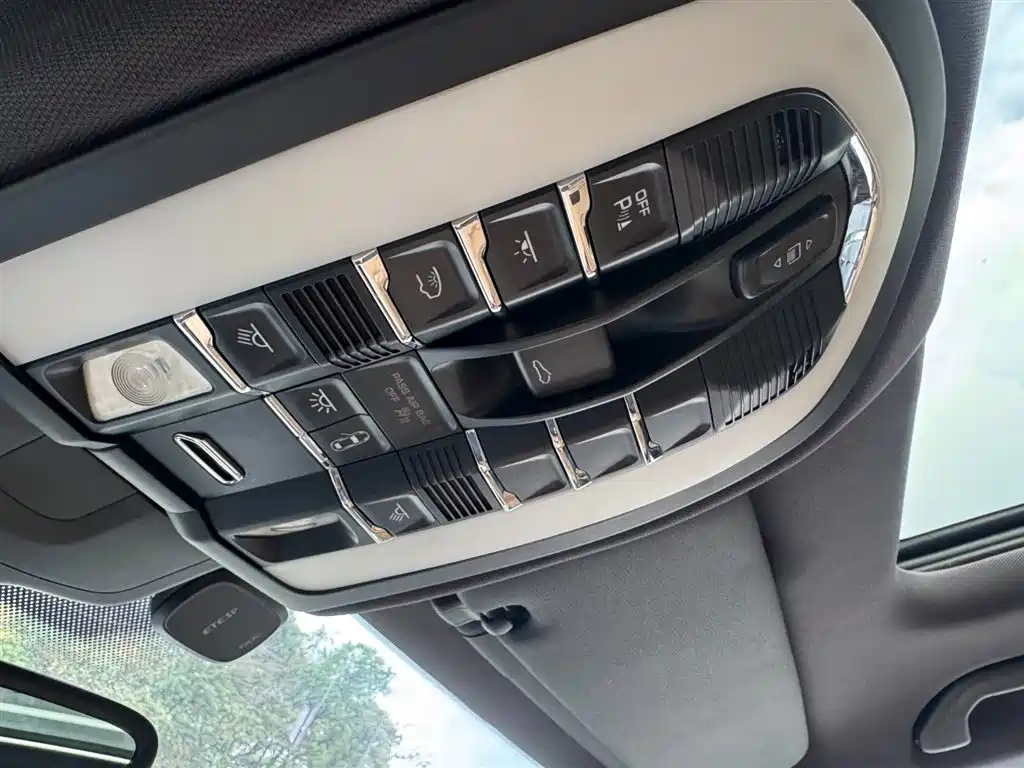 Porsche Cayenne 2014 Cayenne Platinum Edition 3.0T фото 48