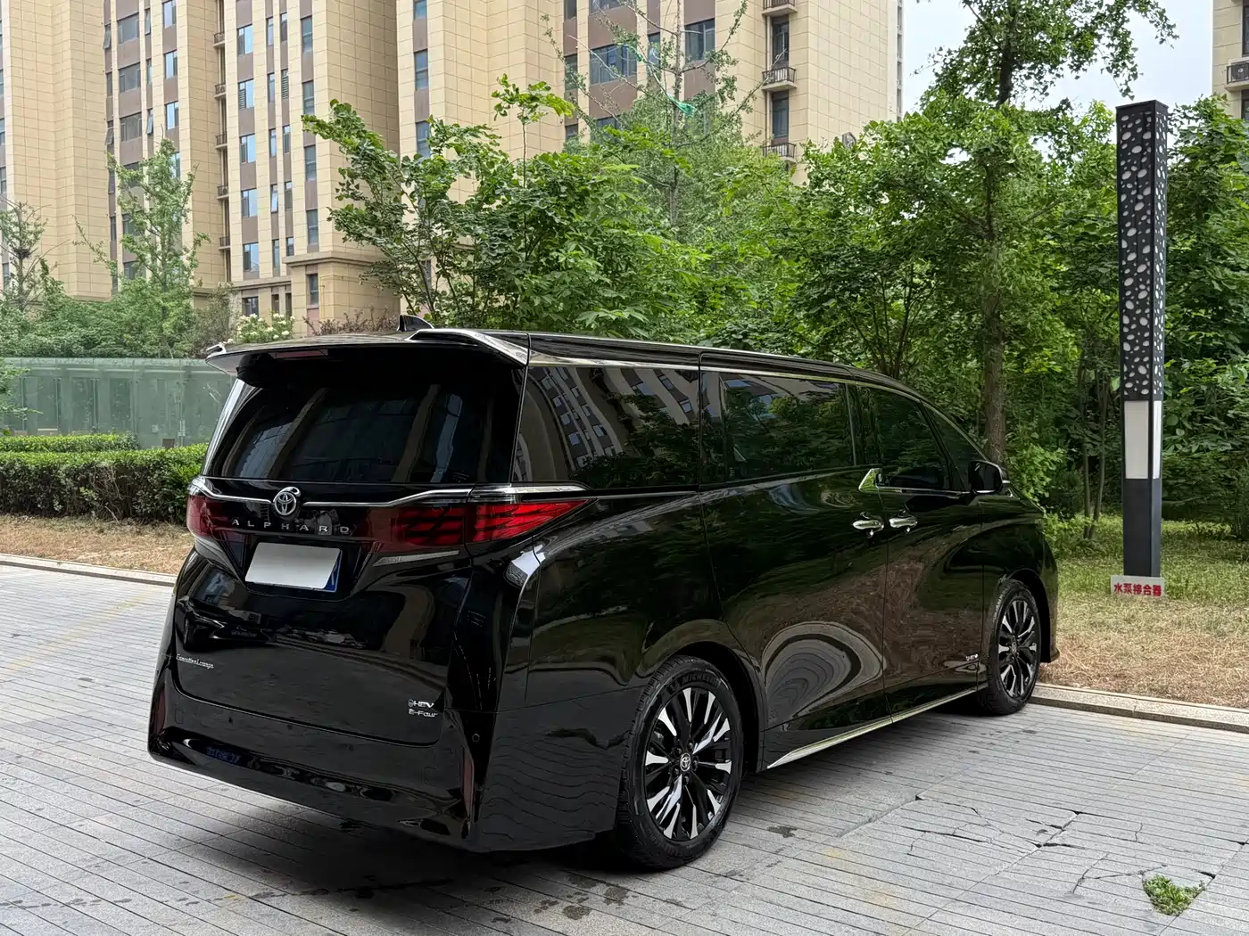 Toyota Alphard 2024 Hybrid 2.5L Prestige Edition фото 7
