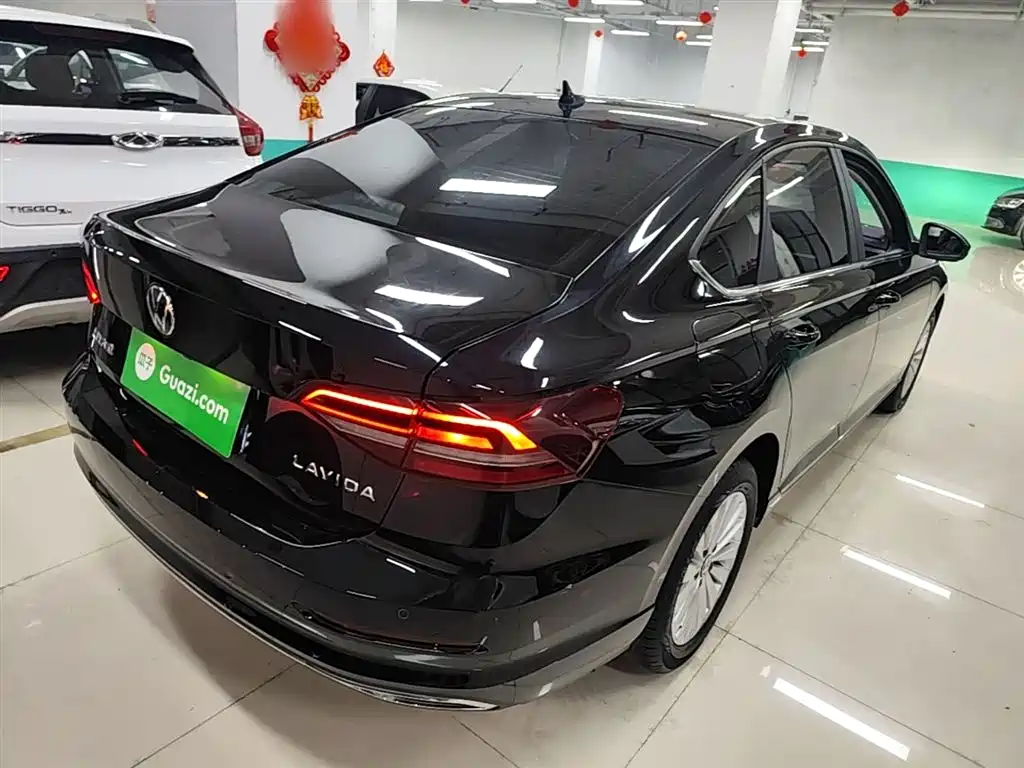 Volkswagen Lavida 2022 1.5L Auto Comfort Edition фото 7