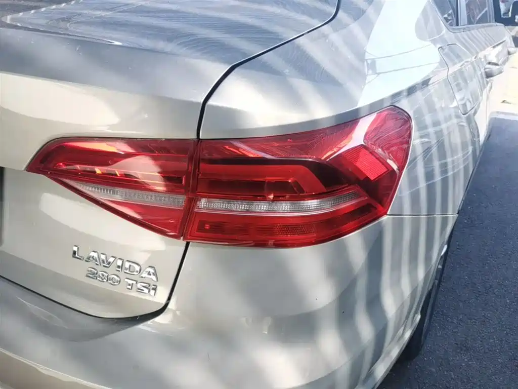 Volkswagen Lavida 2019 280TSI DSG Comfort Edition China VI фото 8