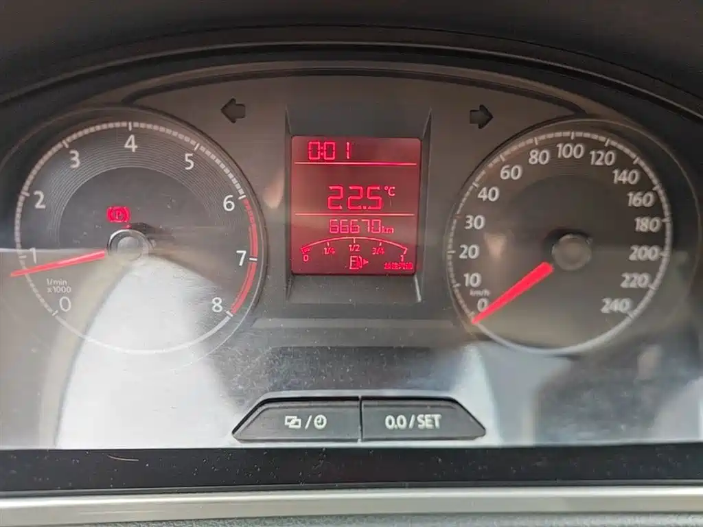 Volkswagen Santana 2016 1.6L Manual Trend Edition фото 12