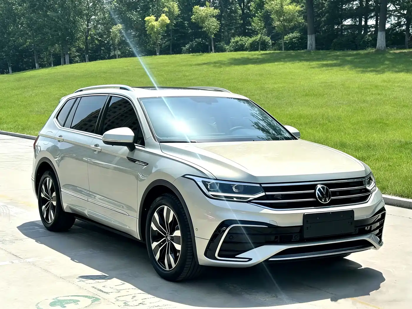 Volkswagen Tiguan L 2022 330TSI Auto 2WD R-Line Premium Edition фото 3