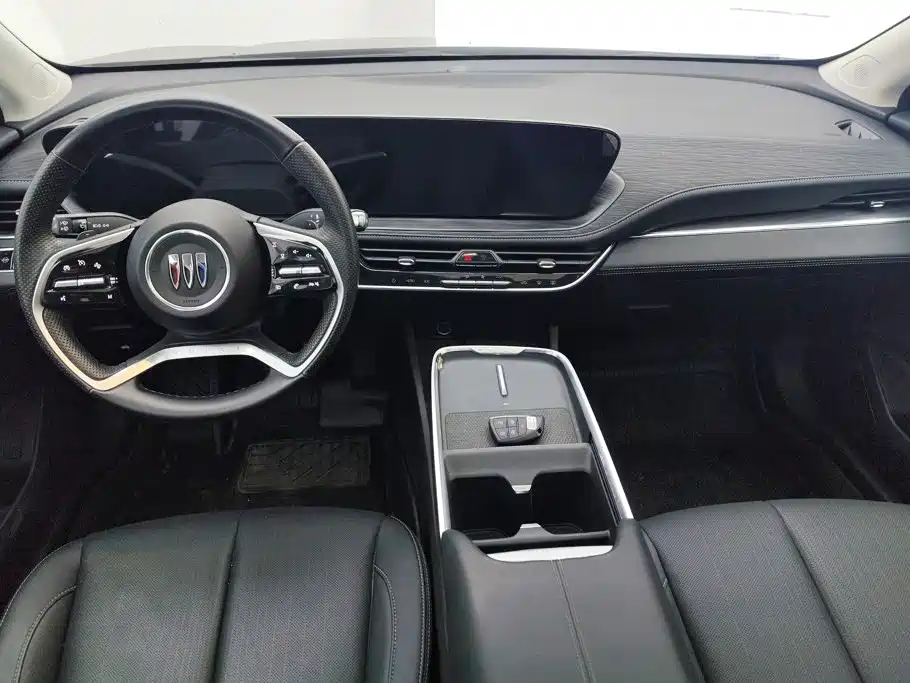 Photo 12 - Buick LaCrosse