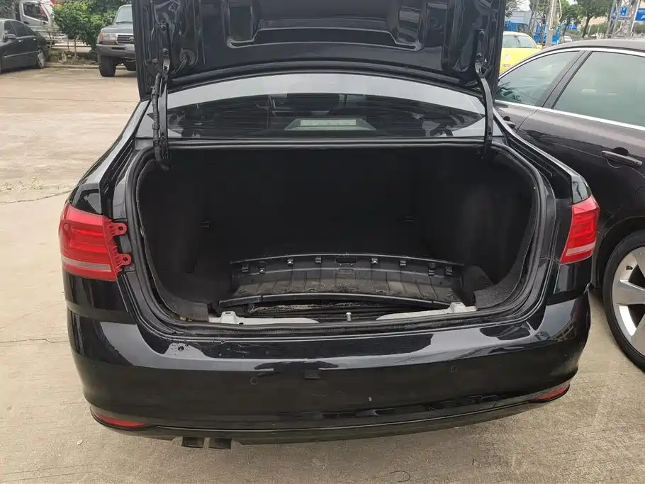 Volkswagen Lavida 2017 230TSI DSG Comfort Edition фото 4