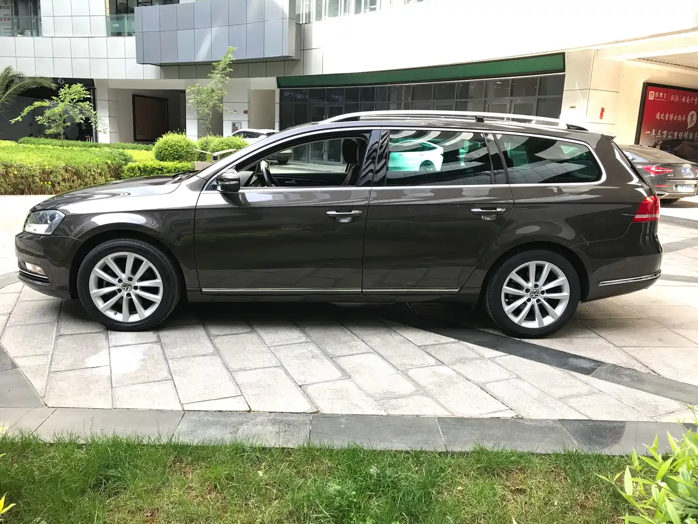 Volkswagen Magotan (Import) 2012 Wagon 2.0TSI Comfort фото 4