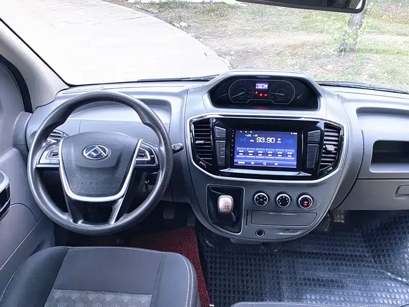 SAIC Maxus Xintu V80 2019 Model 2.5T Classic 6-speed manual Aoyuntong short wheelbase ultra-low roof 5/6-seater фото 8
