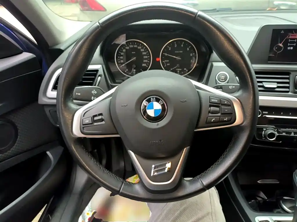 BMW 1 Series 2017 118i Fashion фото 11