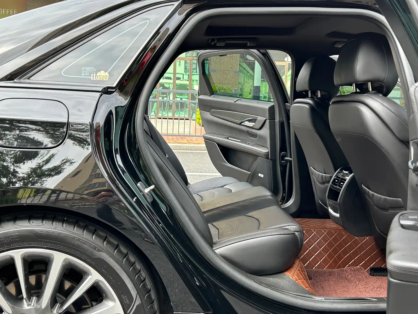 Фото 31 - Cadillac CT6