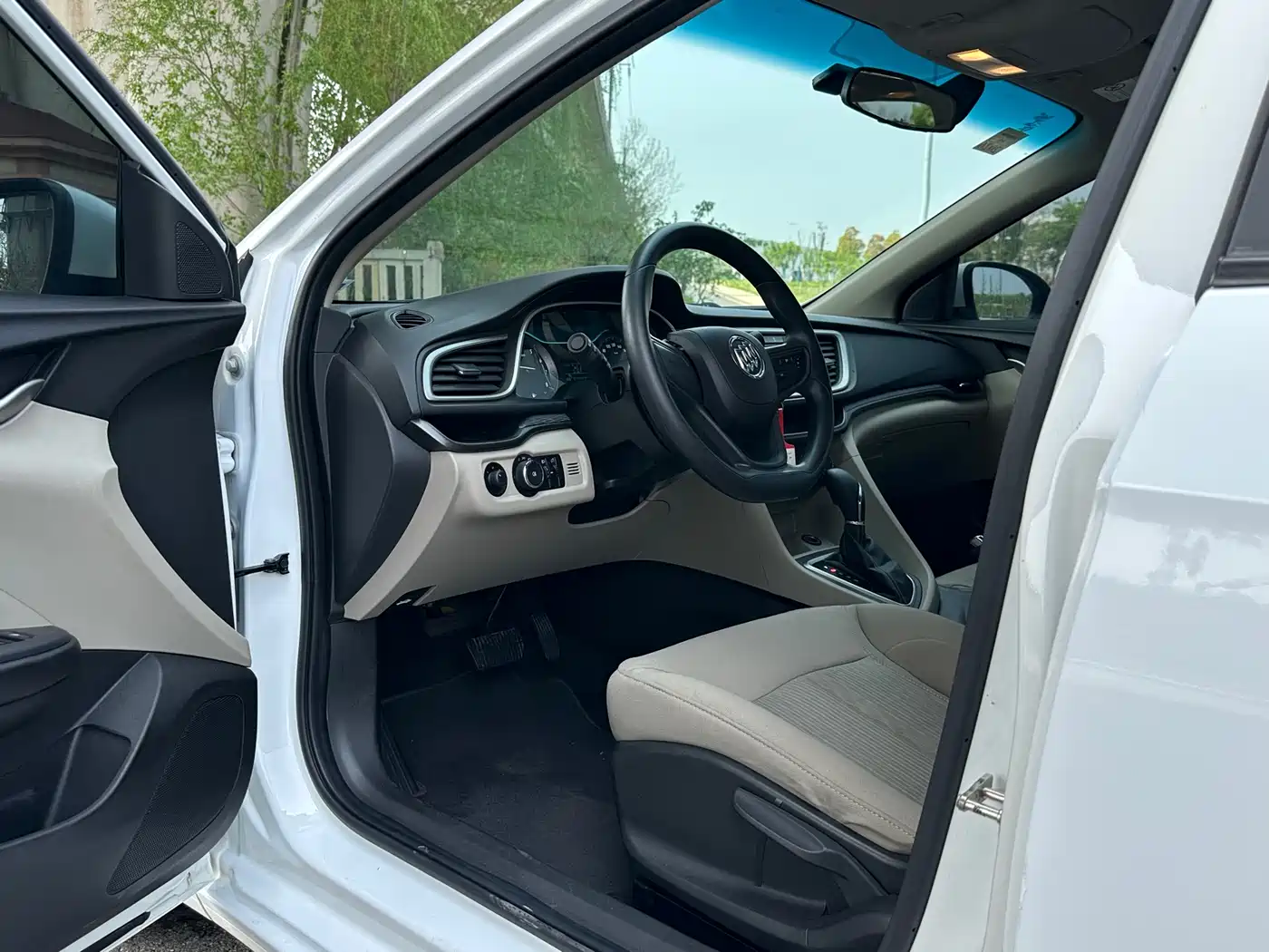 Buick Excelle 2015 15N Automatic Progressive фото 6
