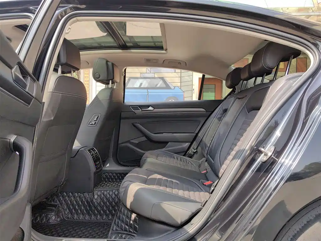 Volkswagen Magotan 2020 330TSI DSG Luxury фото 6