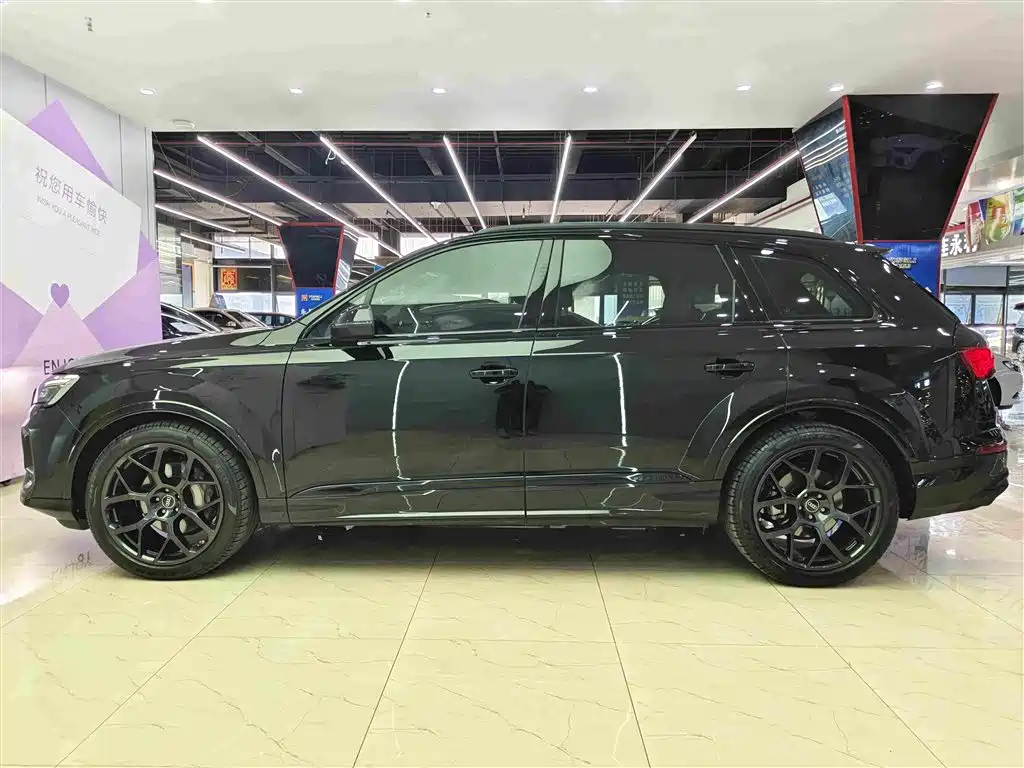 Audi Q7 2025 2025 45 TFSI quattro S line Black Warrior