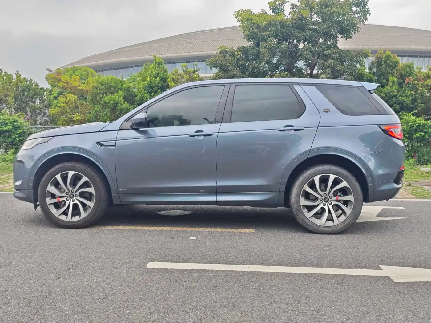 Land Rover Discovery Sport 2020 249PS R-Dynamic Performance Tech 7-seater фото 9