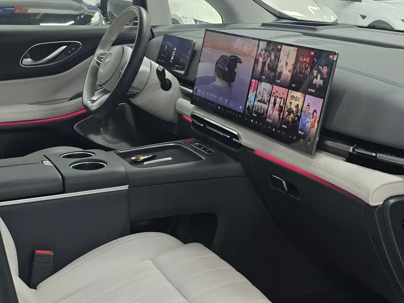 Voyah Auto Voyah Dreamer 2025 PHEV AWD Flagship Kunpeng Edition фото 5