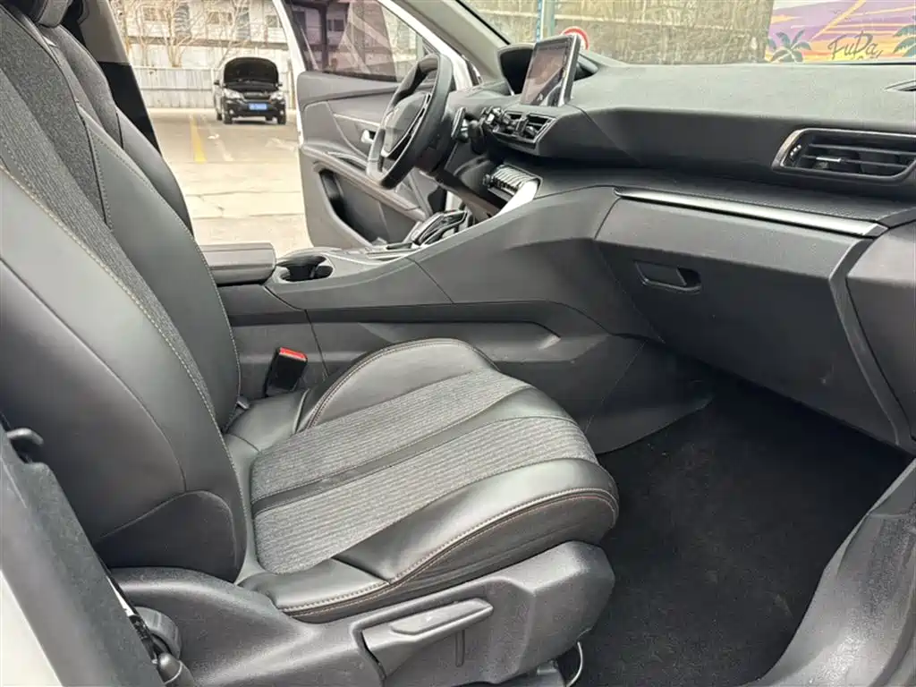 Peugeot 5008 2019 380THP 7-seat Elite Edition фото 13