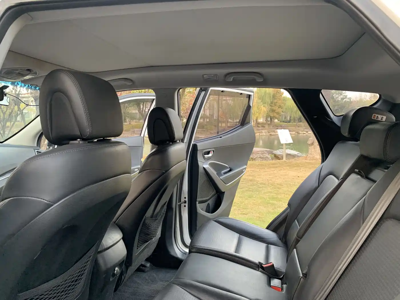 Hyundai Santa Fe 2015 2.4L Automatic 4WD Smart 5-seater фото 18