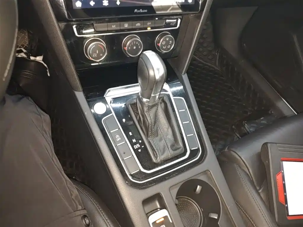 Volkswagen Magotan 2019 330TSI DSG Leading China V фото 14