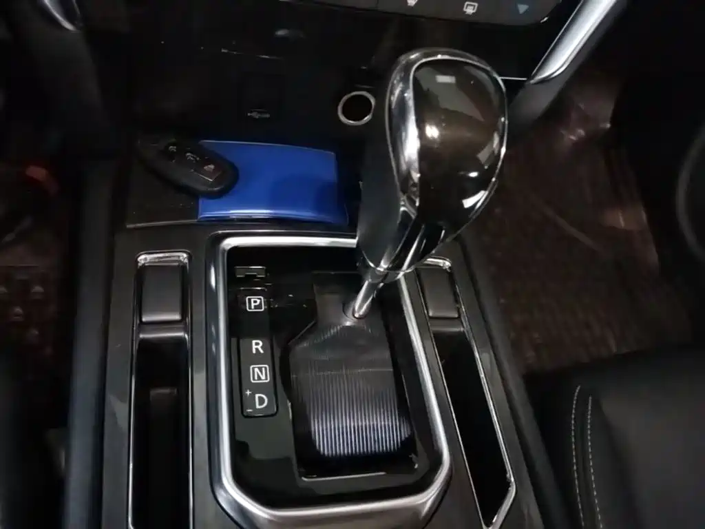 Venucia T90 2018 2018 2.0L CVT Smart Connection Intelligent Edition China V