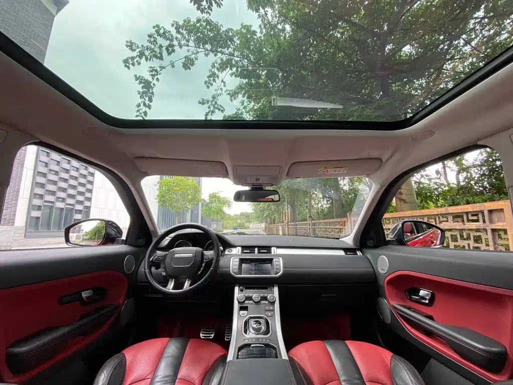 Land Rover Range Rover Evoque (Import) 2015 2014 2.0T 5-door Brilliance Sport