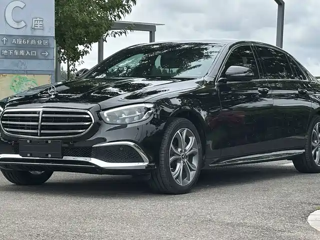 Mercedes-Benz E-Class 2022
