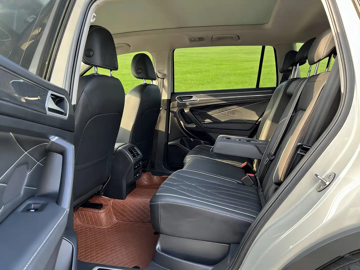 Volkswagen Tiguan L 2022 330TSI Auto 2WD R-Line Premium Edition фото 5