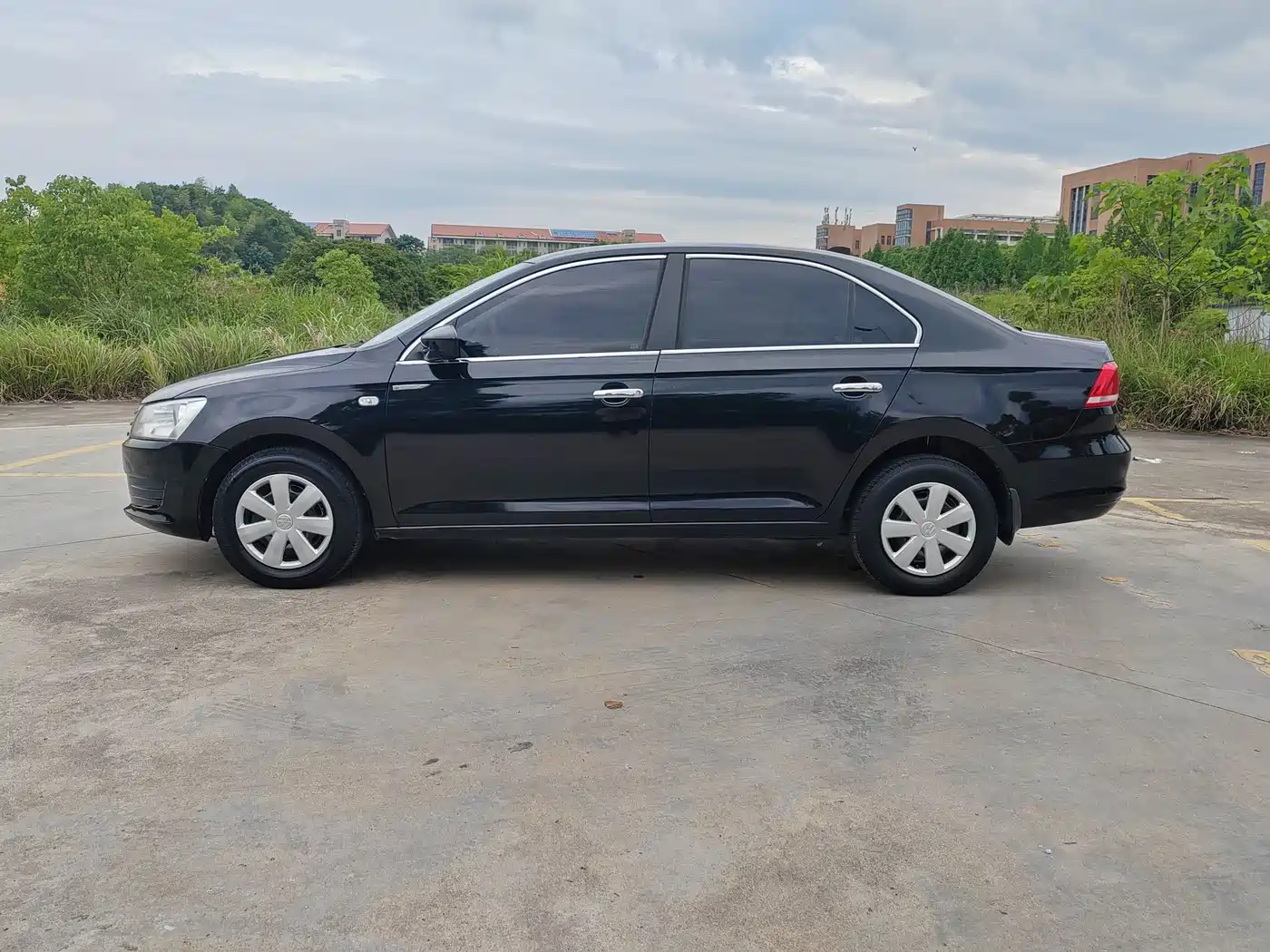 Volkswagen Santana 2015 1.6L Automatic Trend Edition фото 4