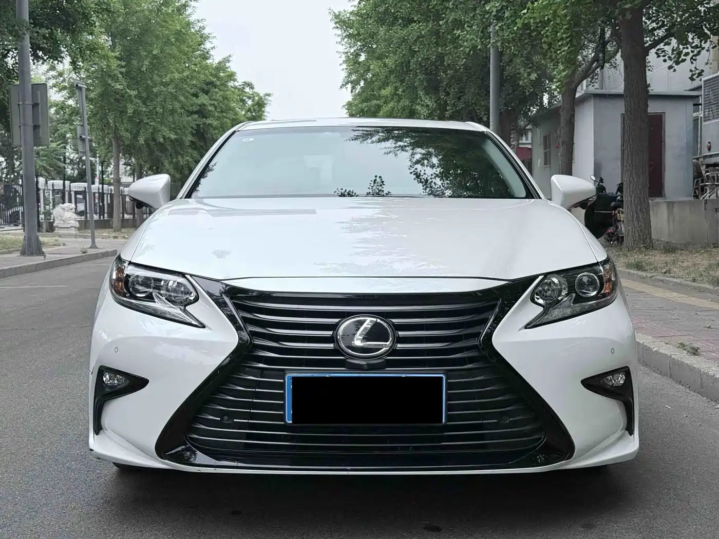 Lexus ES 2017 200 30th Anniversary Edition фото 2