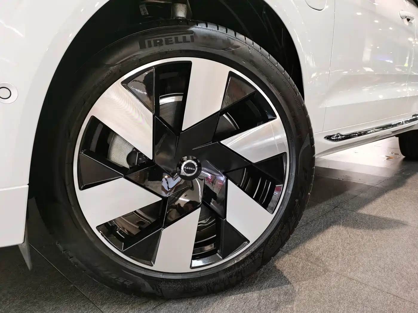 Volvo XC60 Plug-in Hybrid 2024 2025 Plug-in Hybrid Long Range AWD Zhiyuan Luxury Edition