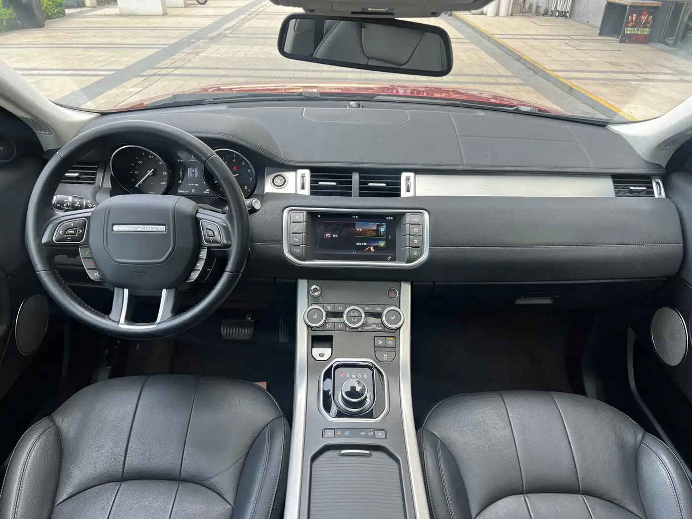 Land Rover Range Rover Evoque 2017 2.0T SE Smart Shine Edition фото 7