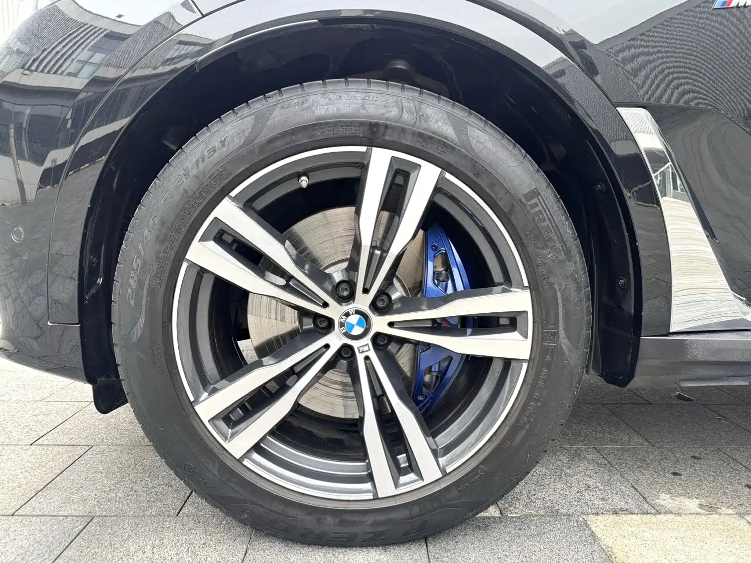 Photo 3 - BMW X7