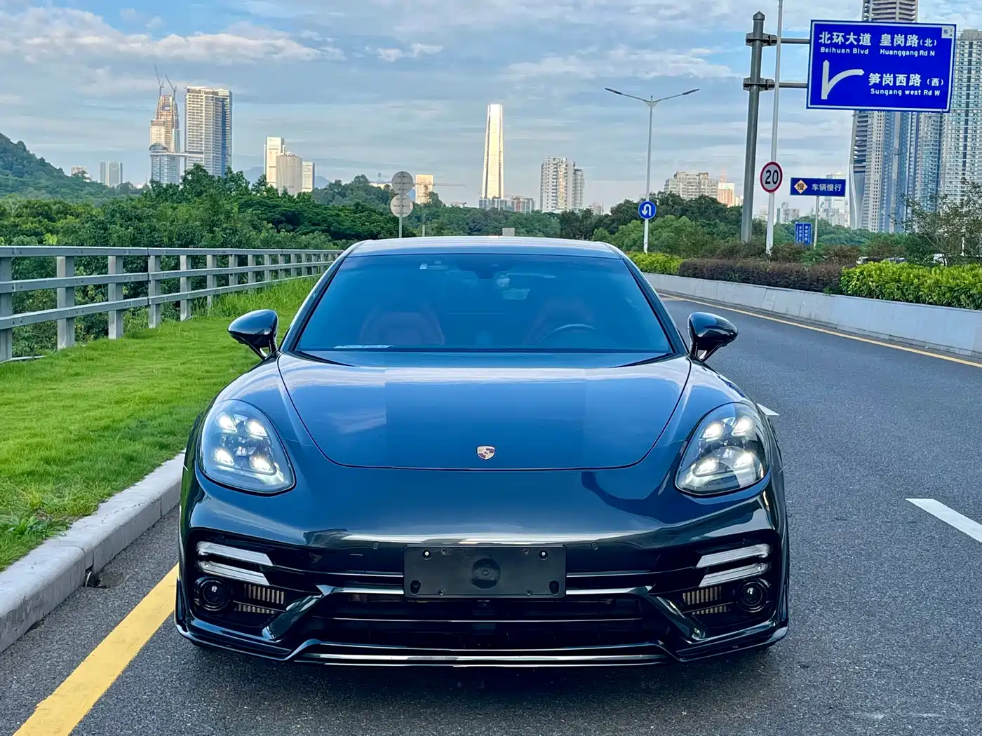 PORSCHE PANAMERA