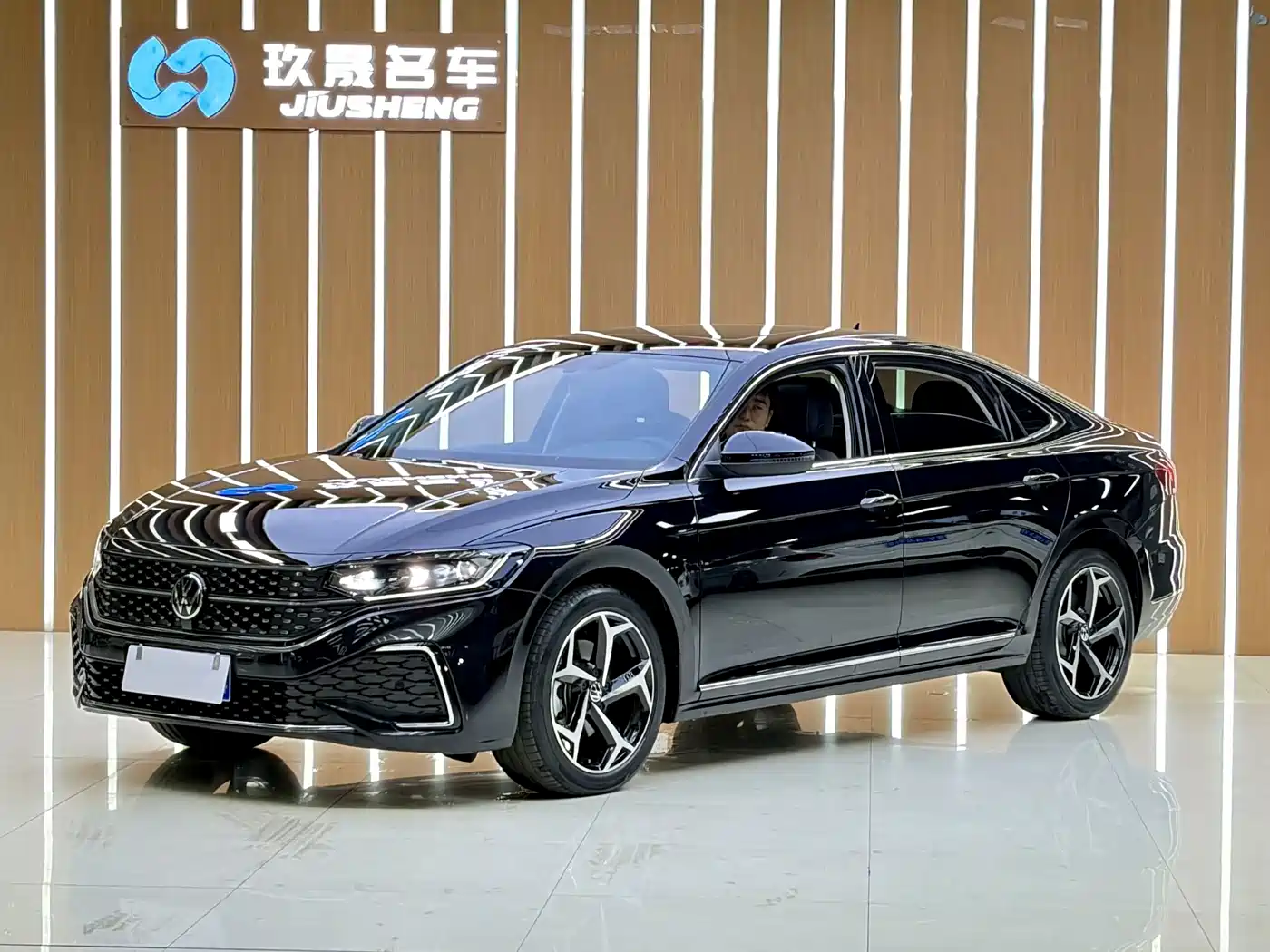 Volkswagen Passat 2025 2025 Outstanding 380TSI Starlight Dragon Soaring Edition