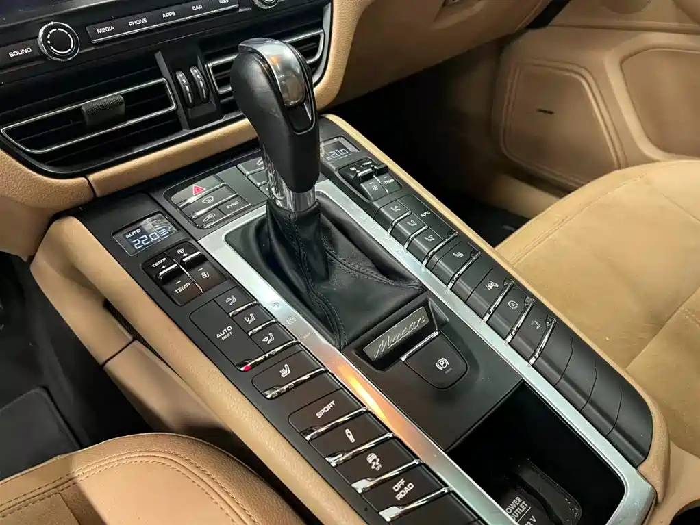 Porsche Macan 2018 Macan 2.0T фото 20