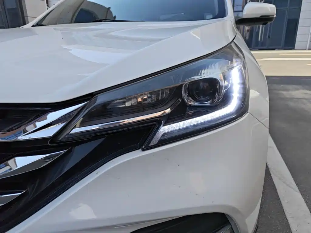Dongfeng Aeolus Dongfeng Fengshen AX7 2018 2018 Classic 1.6T Auto Luxury