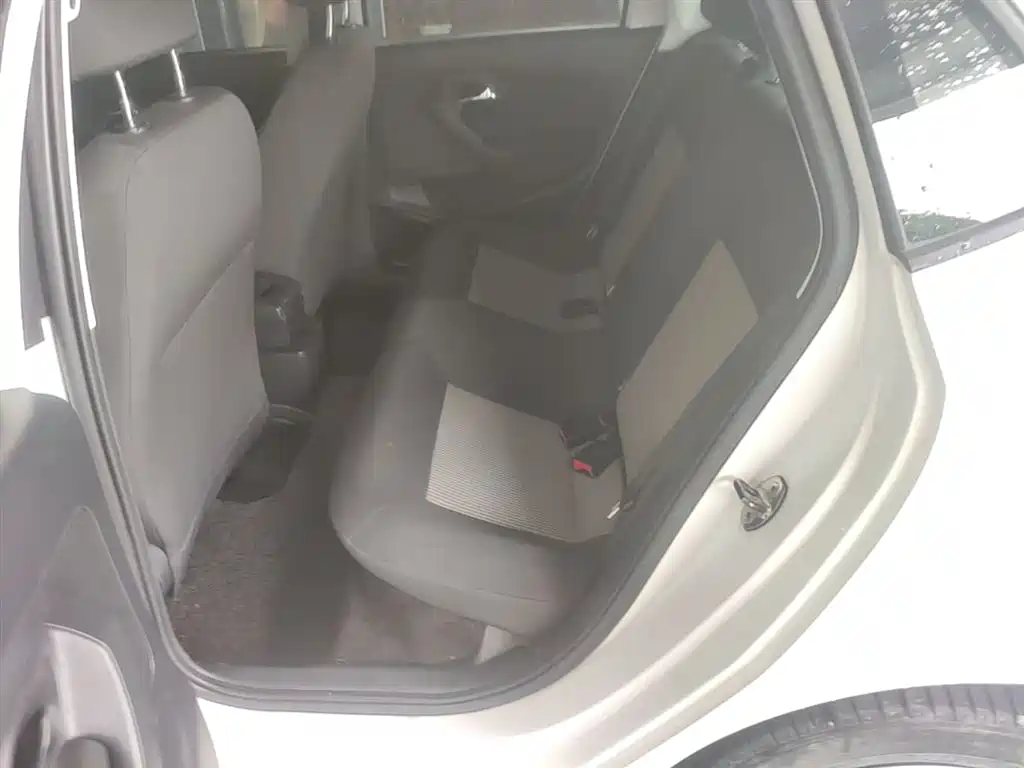 Volkswagen Polo 2016 1.4L Manual Trend фото 17